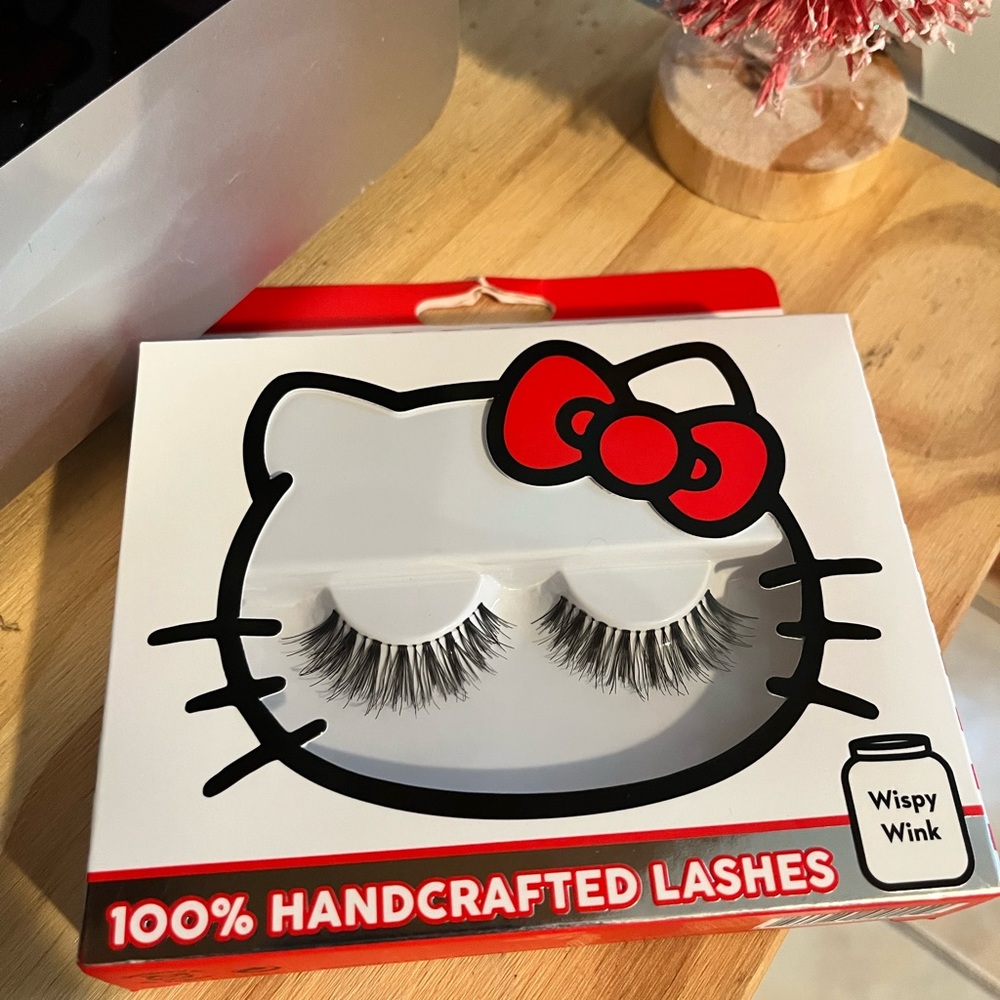 Hello Kitty Eyelashes